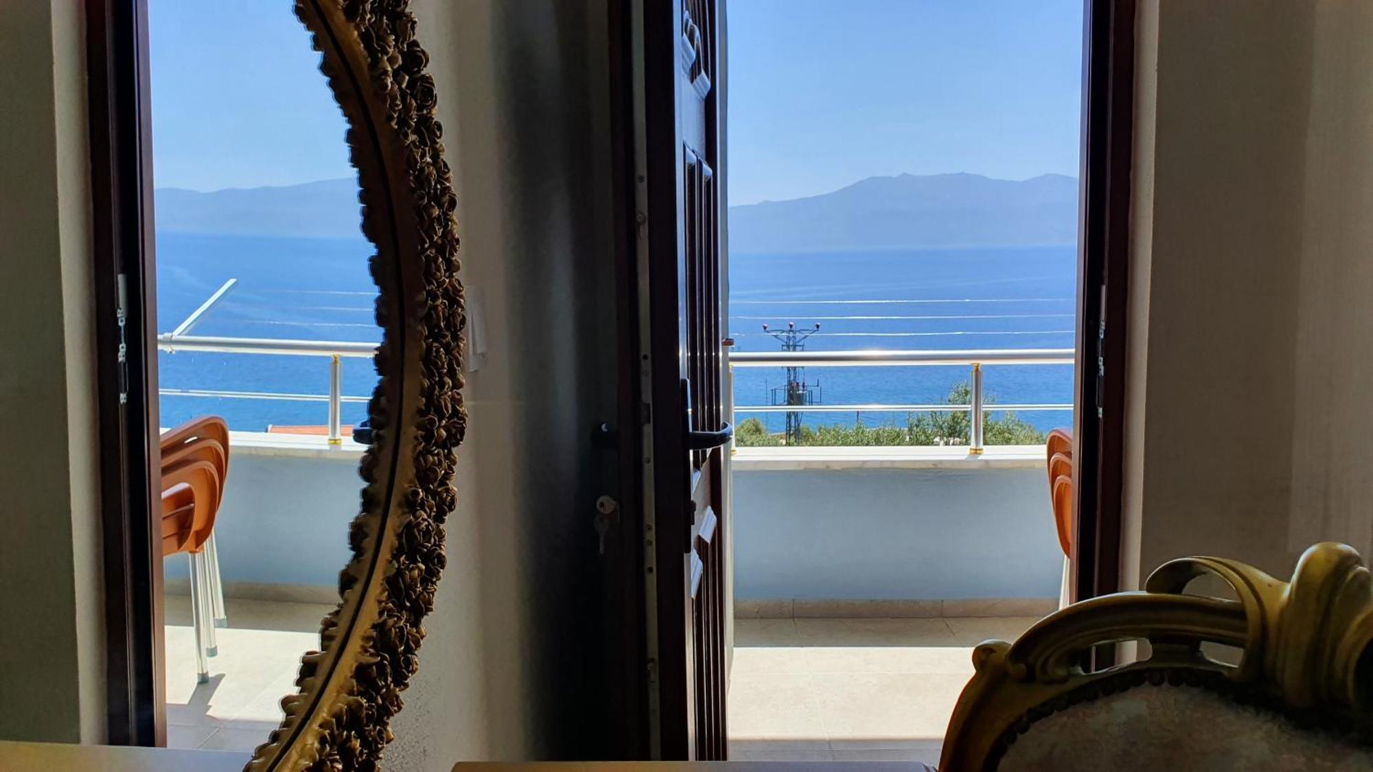 Sokakagzi Assos Nazan Motel Restoran Beach الغرفة الصورة