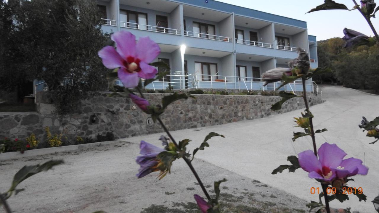 Sokakagzi Assos Nazan Motel Restoran Beach المظهر الخارجي الصورة